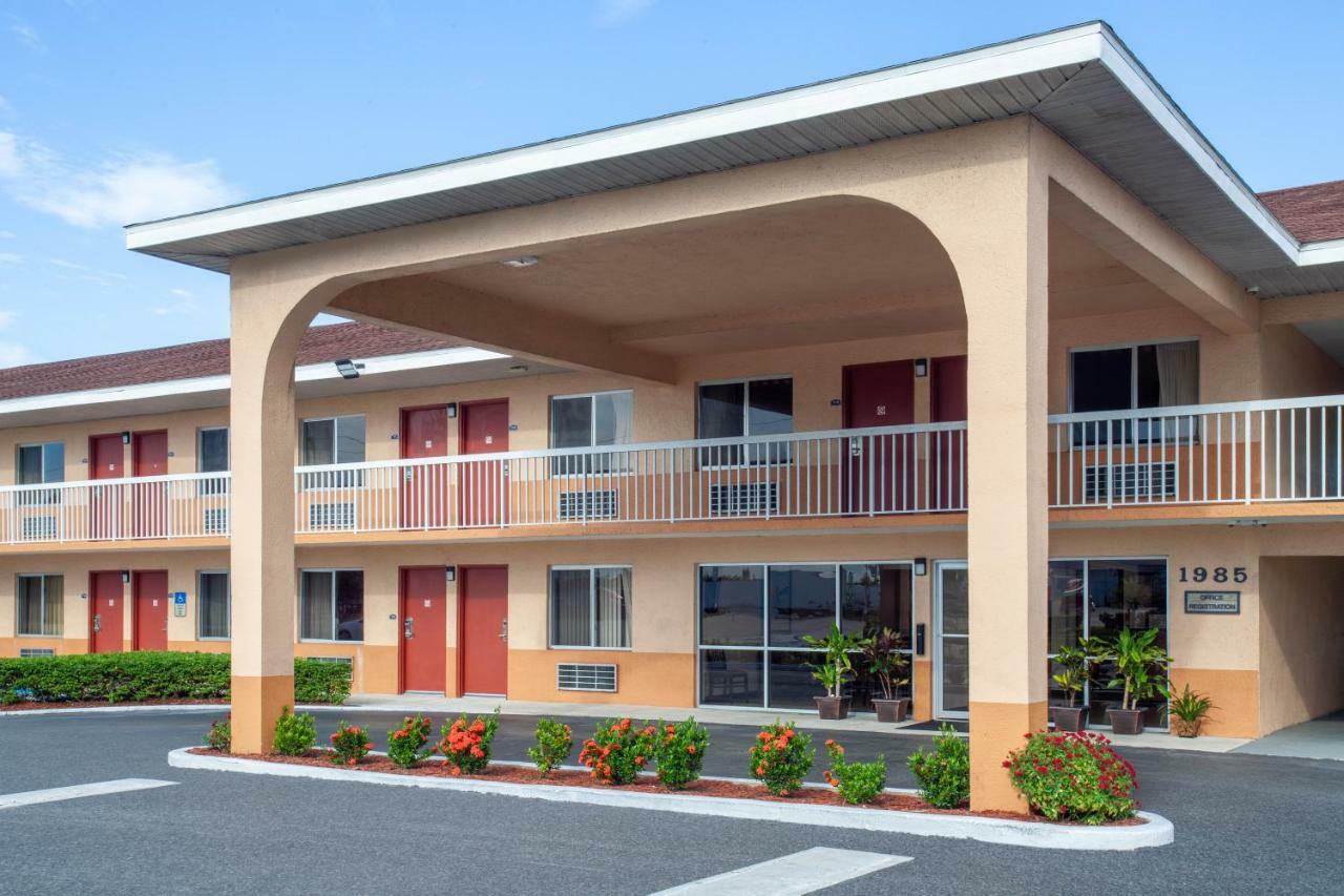 Howard Johnson By Wyndham Vero Beach/I-95 Εξωτερικό φωτογραφία